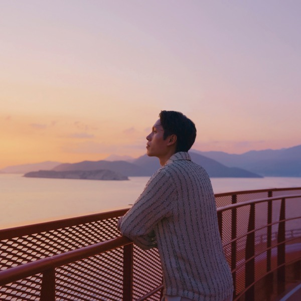 Virgin Voyages: Relaxed,  but with an edge